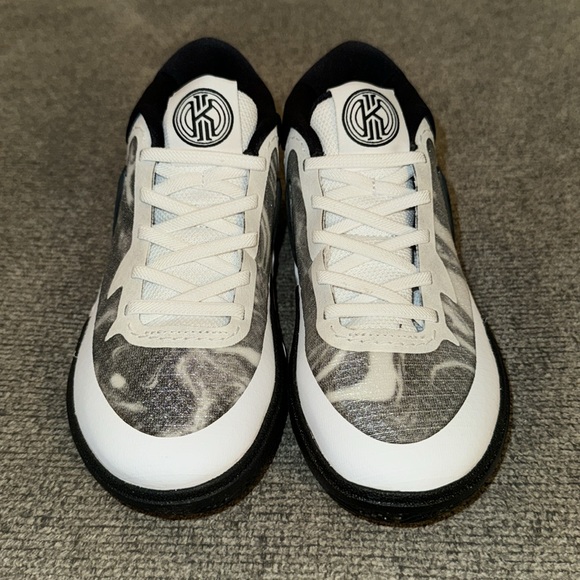 Nike Kyrie 8 GO (PS) - Picture 3 of 7